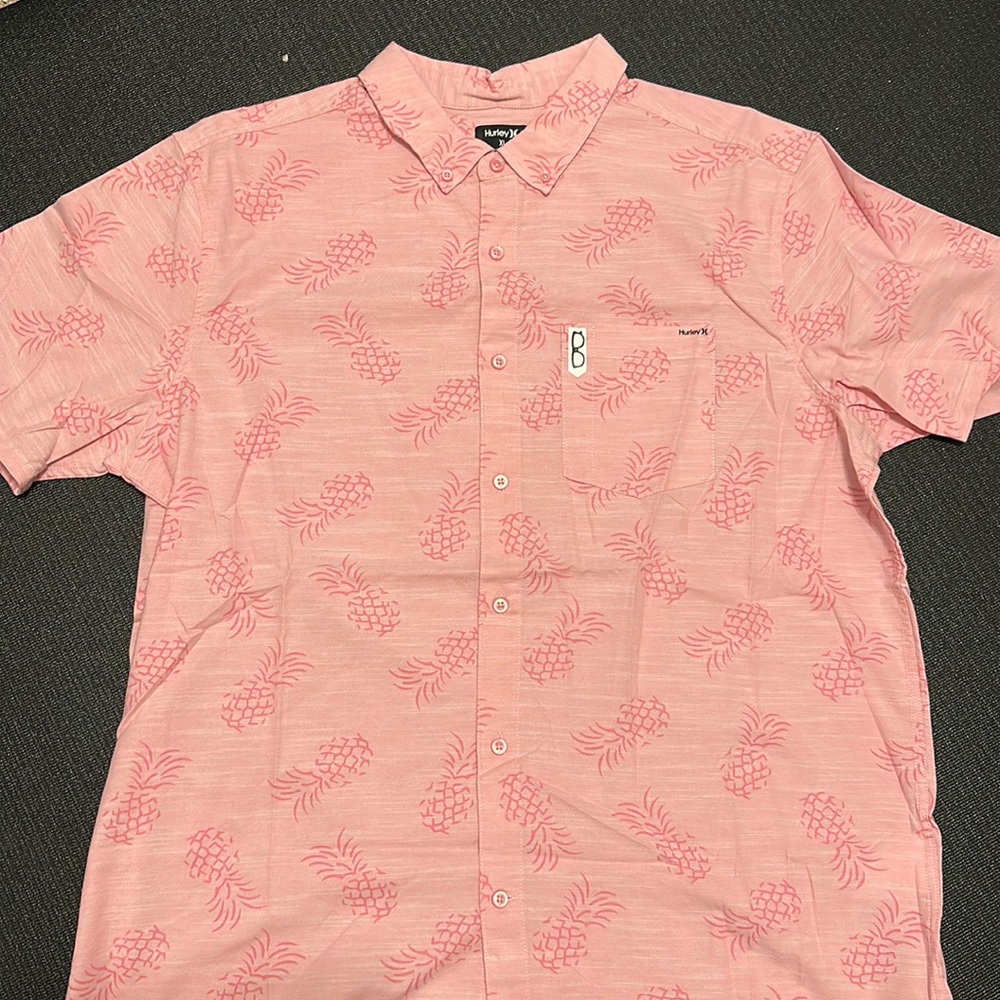 Mens pink Hurley button down never worn XL